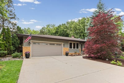 /international/us/380-pleasant-street-hoffman-estates-il-110108469605/