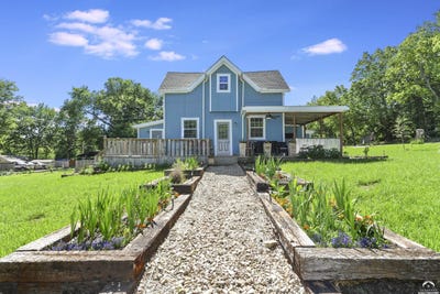 /international/us/1001-laurel-street-pleasanton-ks-110119715168/