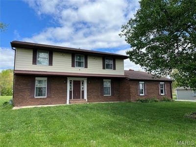 /international/us/1235-s-hackman-street-staunton-il-110099012150/