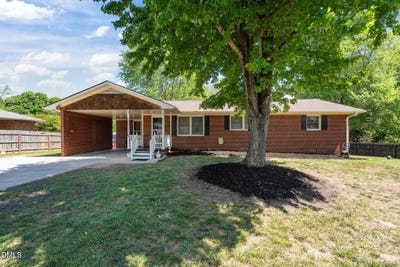 /international/us/811-wagoner-road-elon-nc-110107489891/