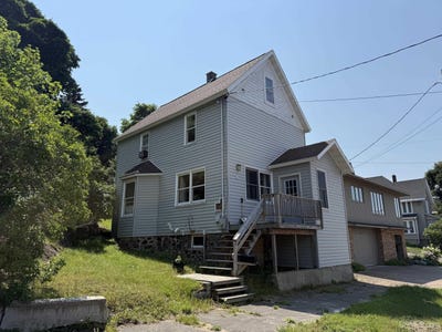 /international/us/307-houghton-avenue-houghton-mi-110109598294/