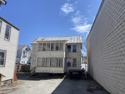 /international/us/31-elm-street-waterville-me-110101051298/