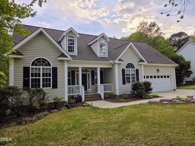 /international/us/1247-carlton-street-clayton-nc-110108387964/