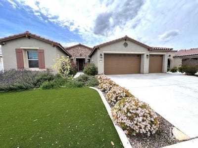 /international/us/14305-pemberley-passage-avenue-bakersfield-ca-110109063278/