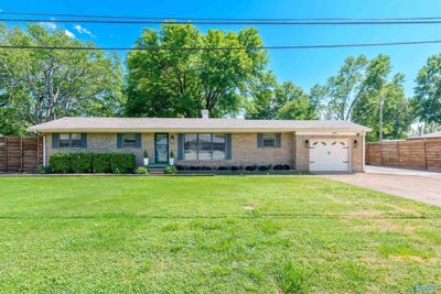 /international/us/406-w-6th-street-muscle-shoals-al-110108724912/