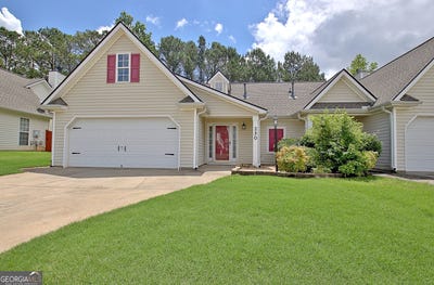 /international/us/230-courtyard-drive-newnan-ga-110108495977/