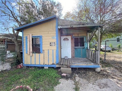 /international/us/428-w-avenue-f-robstown-tx-110105905649/