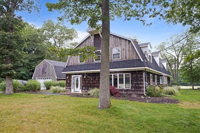 /international/us/1-lake-drive-middle-island-ny-110097156889/