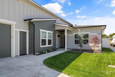 /international/us/10492-10494-w-shields-ave-boise-id-110100528552/