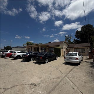 /international/us/744-n-east-anaheim-ca-110108696085/