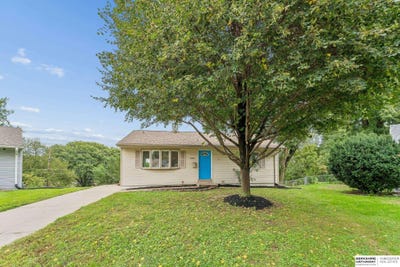 /international/us/4052-valley-circle-omaha-ne-110120037335/