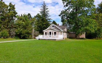 /international/us/3795-irving-park-avenue-woodmere-oh-110120019211/