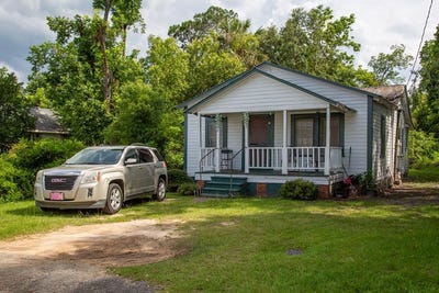 /international/us/102-crosby-st-baxley-ga-110106673967/