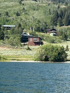 /international/us/202-beach-drive-west-yellowstone-mt-110107539518/