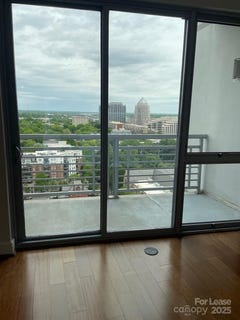 /international/us/333-w-trade-street-charlotte-nc-110098820917/