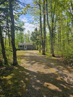 /international/us/16567-woodcock-ln-mountain-wi-110108296586/