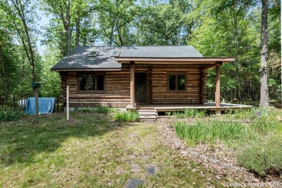 /international/us/11332-henderson-road-montague-mi-110109275275/
