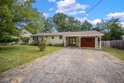 /international/us/133-lafayette-street-laconia-nh-110105957651/