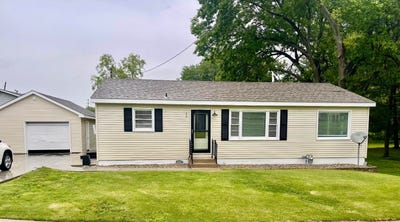 /international/us/422-w-perry-st-pittsfield-il-110107990763/