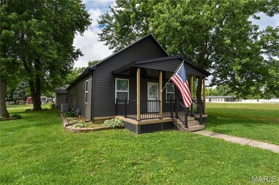 /international/us/2210-frey-avenue-hillsboro-il-110108574574/