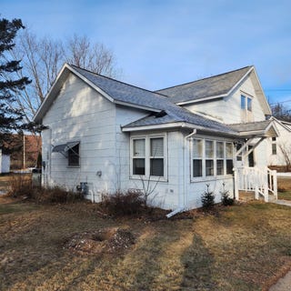 /international/us/103-s-11th-street-black-river-falls-wi-110107894369/