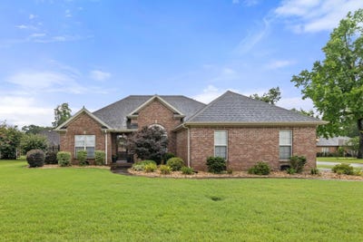 /international/us/1900-e-wildwood-st-muscle-shoals-al-110109103566/