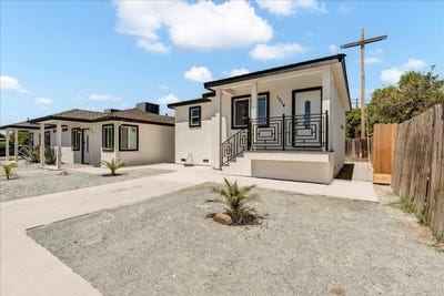 /international/us/1518-w-grove-avenue-visalia-ca-110101454356/