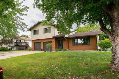 /international/us/1206-willow-st-la-crescent-mn-110108218618/