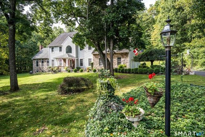 /international/us/29-casa-lane-durham-ct-110110268524/