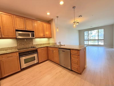 /international/us/3857-pell-pl-unit-117-san-diego-ca-110099577859/