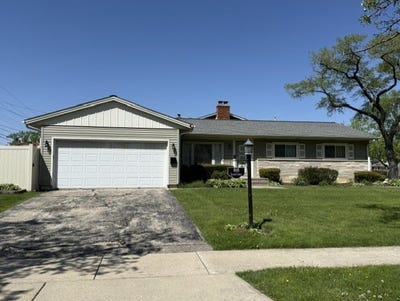 /international/us/818-leahy-circle-des-plaines-il-110108234615/