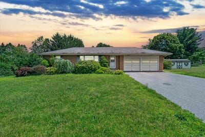 /international/us/2753-valley-view-drive-bath-pa-110100820796/