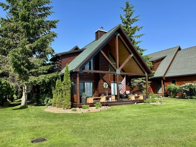 /international/us/1108-marina-drive-cheboygan-mi-110100423495/