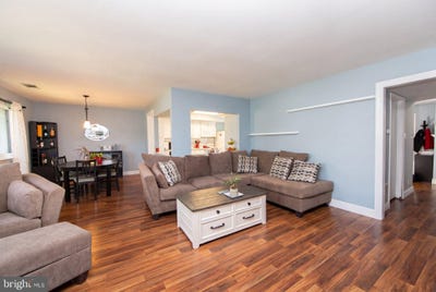 /international/us/115-e-kings-highway-maple-shade-nj-110119904047/