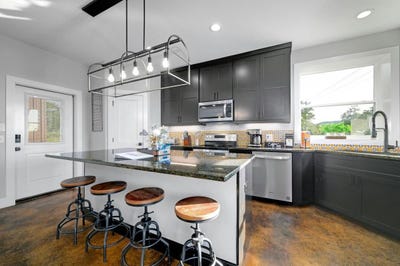 /international/us/8952-ranch-rd-165-blanco-tx-110119336306/