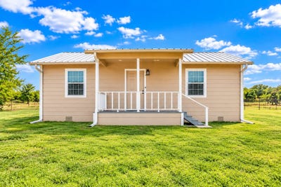 /international/us/5259-county-road-4604-commerce-tx-110120021325/