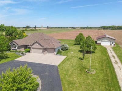 /international/us/w2048-evergreen-drive-kaukauna-wi-110108497718/