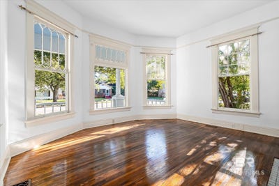 /international/us/256-tuttle-avenue-mobile-al-110097265831/