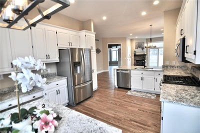 /international/us/10413-spyglass-drive-eden-prairie-mn-110108426977/