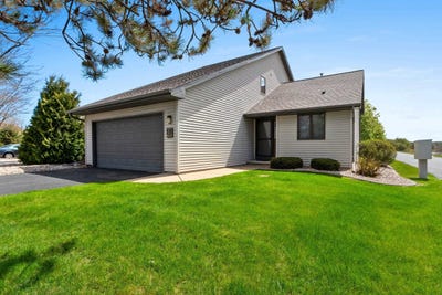 /international/us/800-east-river-drive-de-pere-wi-110107956215/