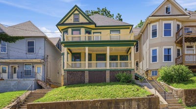 /international/us/703-caledonia-place-dubuque-ia-110109268575/