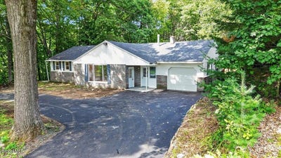 /international/us/2234-call-street-lake-luzerne-ny-110110095021/
