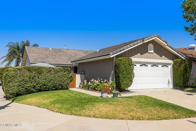 /international/us/4507-n-ashtree-street-moorpark-ca-110108360295/