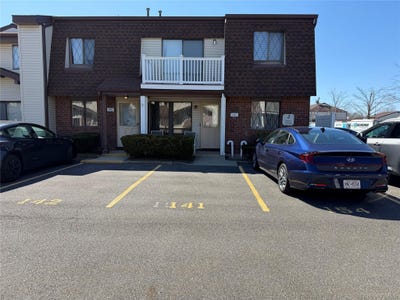 /international/us/141-cambridge-drive-e-copiague-ny-110107038456/