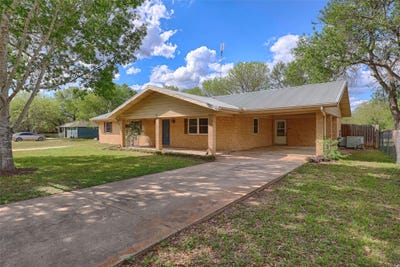 /international/us/705-s-la-grange-st-flatonia-tx-110107279833/