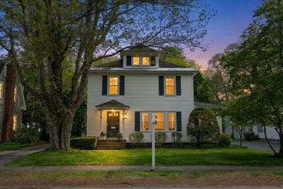 /international/us/20-longfellow-avenue-brunswick-me-110108304890/