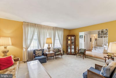 /international/us/5-s-syracuse-drive-cherry-hill-nj-110099827495/