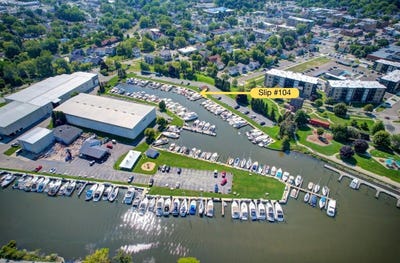 /international/us/104-wharfside-grand-haven-mi-110120510873/
