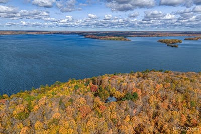 /international/us/2594-south-shore-road-phelps-wi-110109995450/