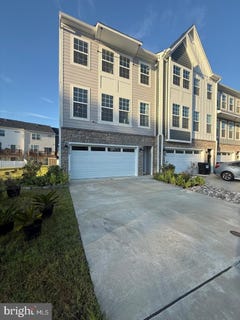 /international/us/3715-allington-court-fredericksburg-va-110120105360/